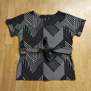 Worthington shirt tie in front